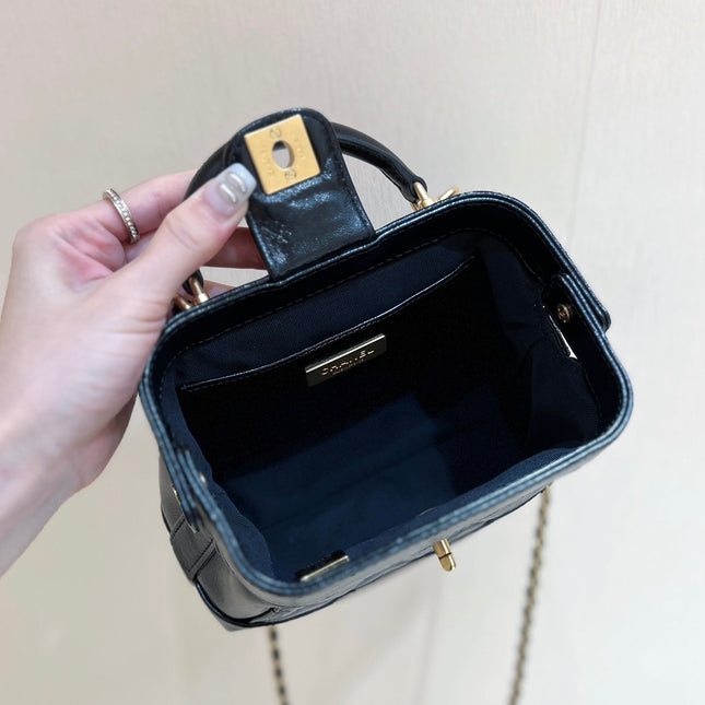 CHANEL TOP HANDLE BAG 18 IN BLACK OIL-WAX LAMBSKIN GOLD HARDWARE