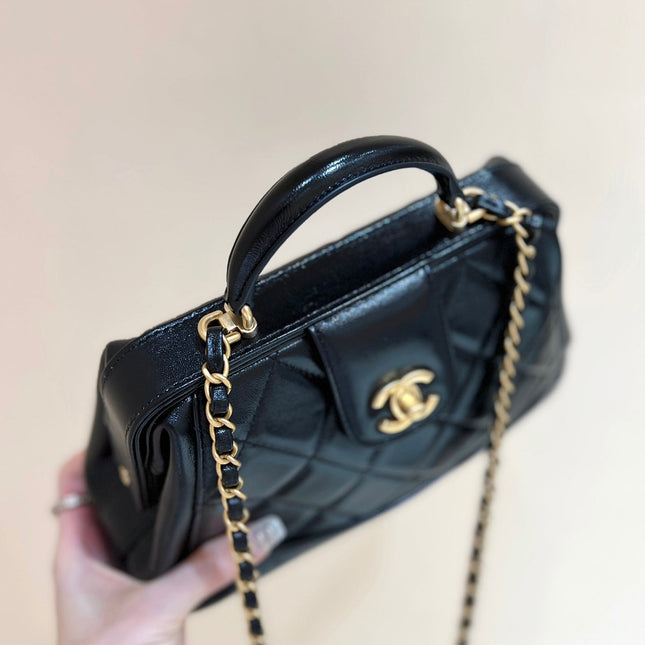 MEDIUM TOP HANDLE BAG 23 IN BLACK OIL-WAX LAMBSKIN GOLD HARDWARE