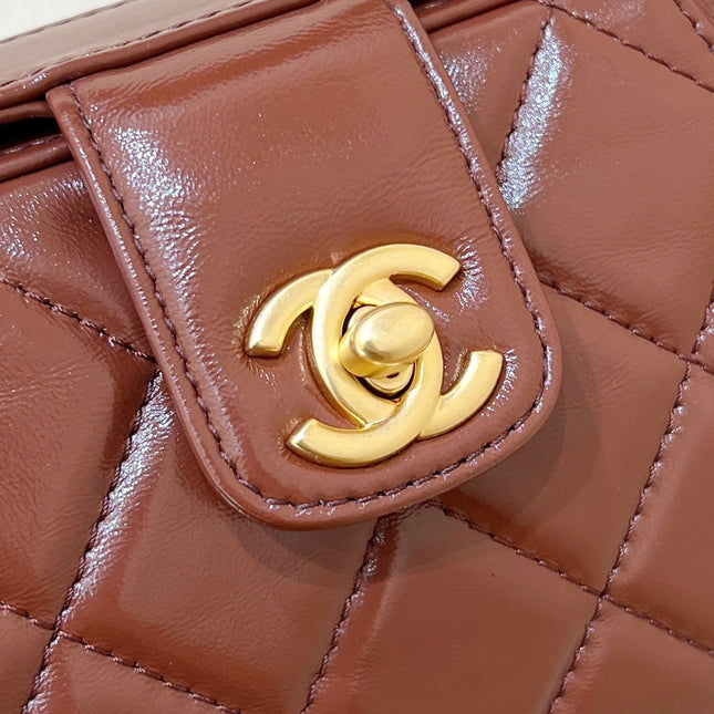 CHANEL TOP HANDLE BAG 18 IN BROWN OIL-WAX LAMBSKIN GOLD HARDWARE