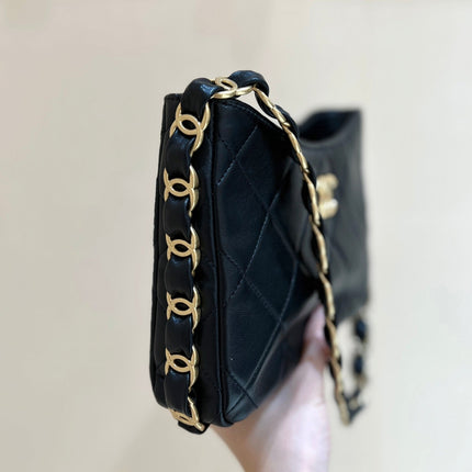 CHANEL HOBO 24 IN BLACK LAMBSKIN GOLD HARDWARE