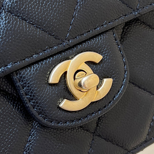 RETRO STYLE FLAP BAG 19 IN BLACK GRAINED CALFSKIN GOLD HARDWARE