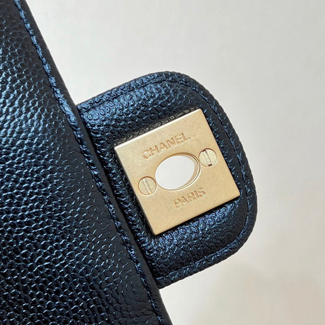 CHANEL FLAP BAG 16 IN BLACK GRAINED CALFSKIN GOLD HARDWARE