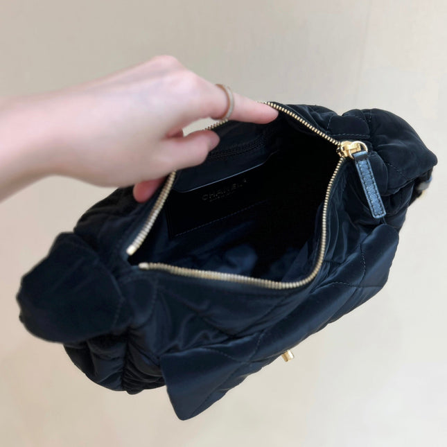 HOBO BAG 32 IN BLACK NYLON WITH GOLD METAL