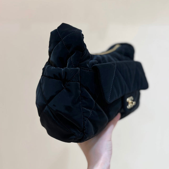 HOBO BAG 32 IN BLACK NYLON WITH GOLD METAL