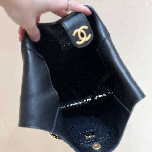QUILTED SMALL HOBO BAG 27 IN BLACK LAMBSKIN GOLD HARDWARE