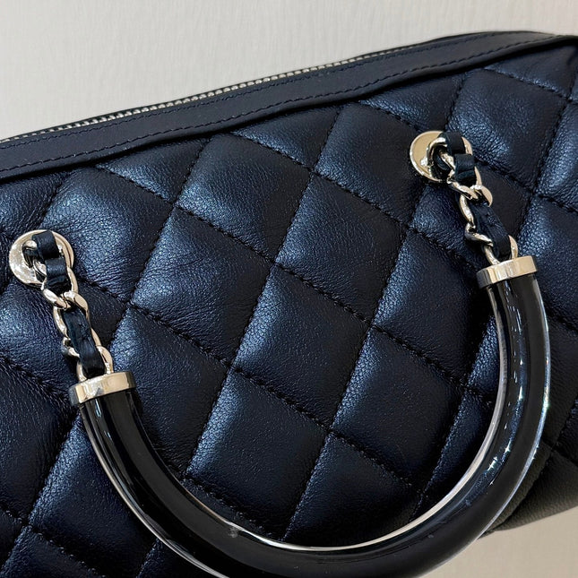 BOSTON MATELASSE CAVIAR SHOULDER HANDBAG 18 IN BLACK LAMBSKIN
