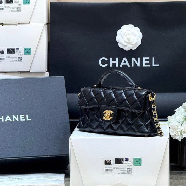 QUILTED FLAP BAG WITH HANDLE 20 IN BLACK LAMBSKIN GOLD PLATED METAL