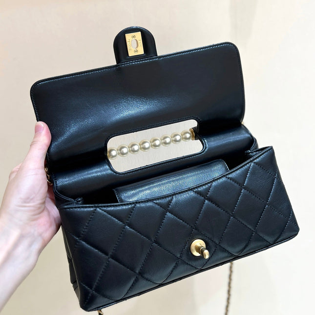 PEARL TOP HANDLE BAG 25 IN BLACK LAMBSKIN GOLD HARDWARE