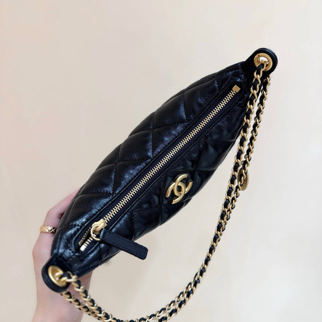 QUILTED HOBO SHOULDER BAG 26 IN BLACK GLOSSY LAMBSKIN
