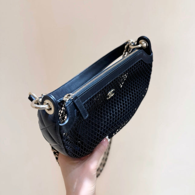 MESH POUCH 22 IN BLACK EFFECT LAMBSKIN WITH GOLD METALLIC