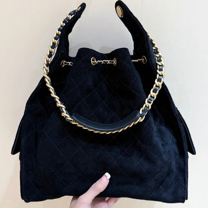 CC 25 HANDBAG 40 IN BLACK SUEDE GOLD HARDWARE