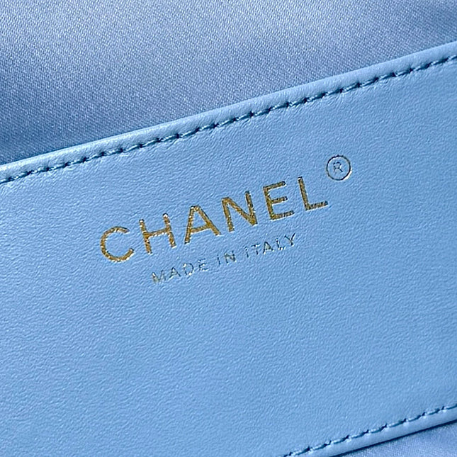 CC 25 HANDBAG 40 IN BLUE DENIM GOLD HARDWARE