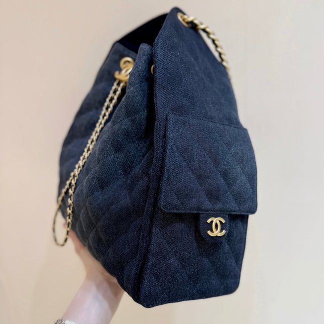 CC 25 HANDBAG 40 IN DARK BLUE DENIM GOLD HARDWARE