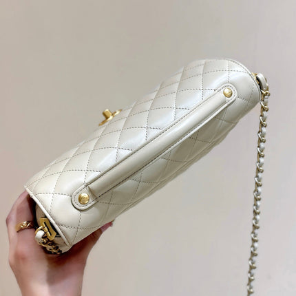 QUILTED FLAP BAG WITH HANDLE 26 IN BEIGE LAMBSKIN GOLD PLATED METAL