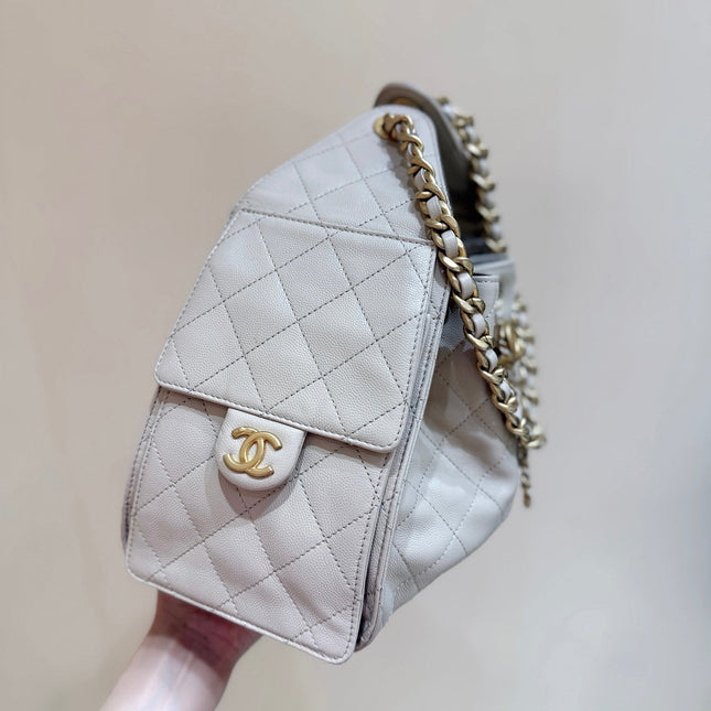 CC 25 HANDBAG IN CREAM 30 GRAINED CALFSKIN GOLD HARDWARE