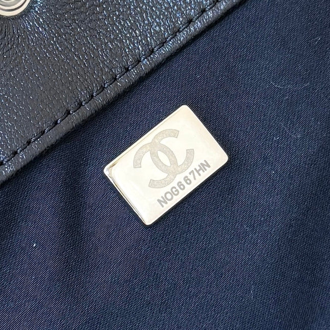 CHANEL 25S LARGE BUCKET BAG 31 IN BLACK SHINY LAMBSKIN SILVER HARDWARE