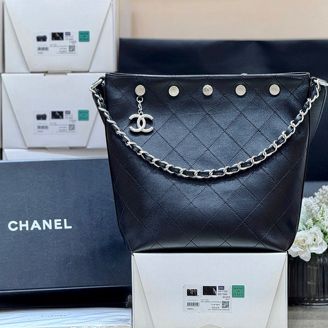 CHANEL 25S LARGE BUCKET BAG 31 IN BLACK SHINY LAMBSKIN SILVER HARDWARE