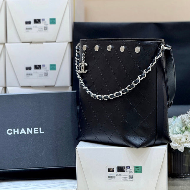 CHANEL 25S LARGE BUCKET BAG 31 IN BLACK SHINY LAMBSKIN SILVER HARDWARE