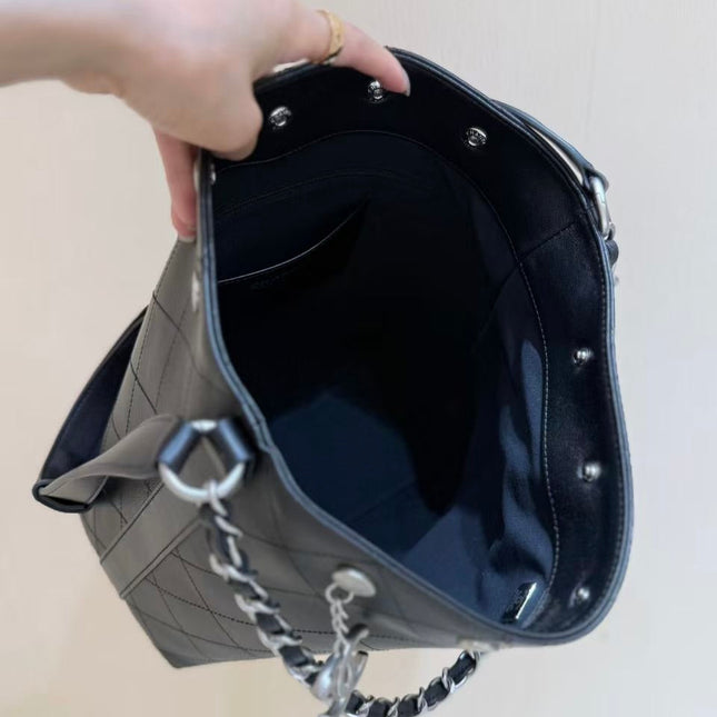 CHANEL 25S LARGE BUCKET BAG 31 IN BLACK SHINY LAMBSKIN SILVER HARDWARE