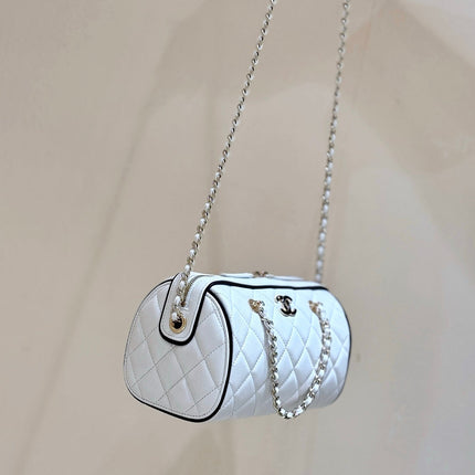 CHANEL 25S CLUTCH WITH CHAIN 18 IN WHITE LAMBSKIN