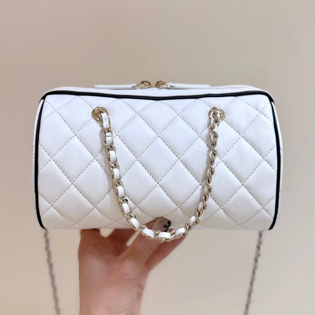 CHANEL 25S CLUTCH WITH CHAIN 18 IN WHITE LAMBSKIN