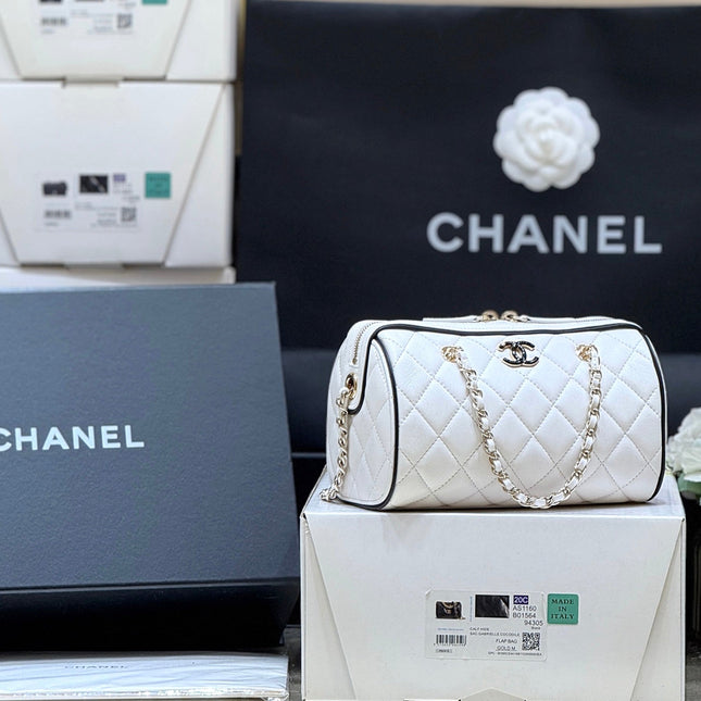 CHANEL 25S CLUTCH WITH CHAIN 18 IN WHITE LAMBSKIN