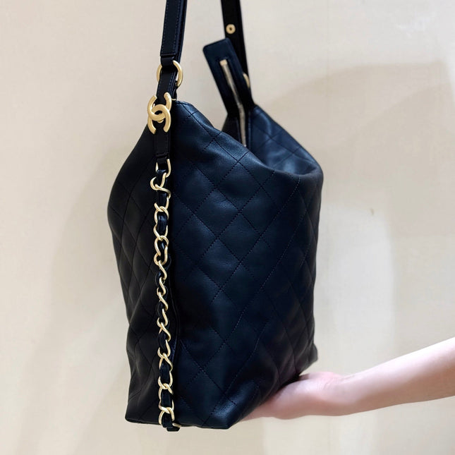 CHANEL 25S MEDIUM MAXIUM OLD HOBO BAG 33 IN BLACK CALFSKIN