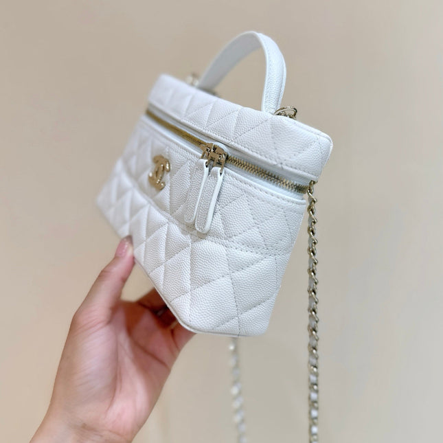 STRASS VANITY QUILTED CASE 19 IN WHITE CALFSKIN WITH GOLD METALLIC