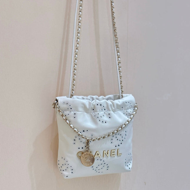 25S CHANEL MINI BAG 20 IN  IVORY LAMBSKIN