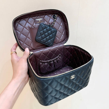 CHANEL 25S VANITY TOP HANDLE CASE 21 IN BLACK CALFSKIN