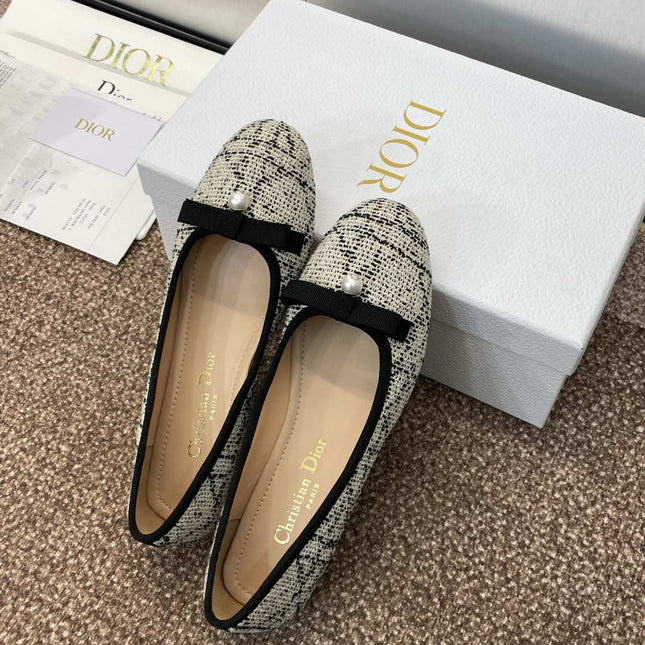 BALLET FLAT IN WHITE MIX BLACK EMBROIDERED CANNAGE TWEED