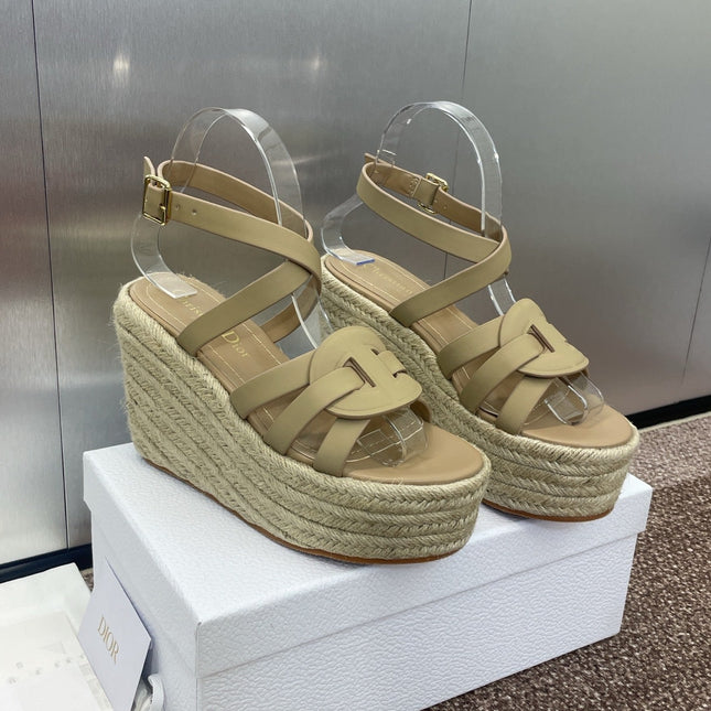 D-CLUB 25S HIGH HEEL WEDGE 100MM IN GOLDEN BEIGE CALFSKIN RAFFIA SOLE