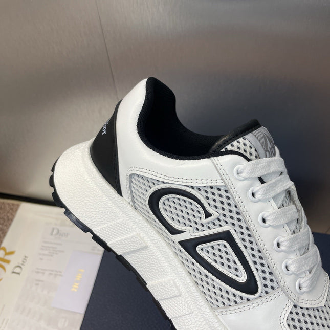 DIOR 25S D-RUN'N COUPLE SNEAKERS IN WHITE BLACK CALFSKIN AND MESH