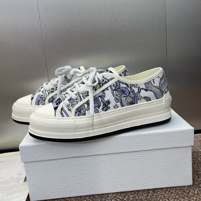 DIOR 25S WALK'N' SNEAKER IN BLUE TOILE DE JOUY EMBROIDERED COTTON