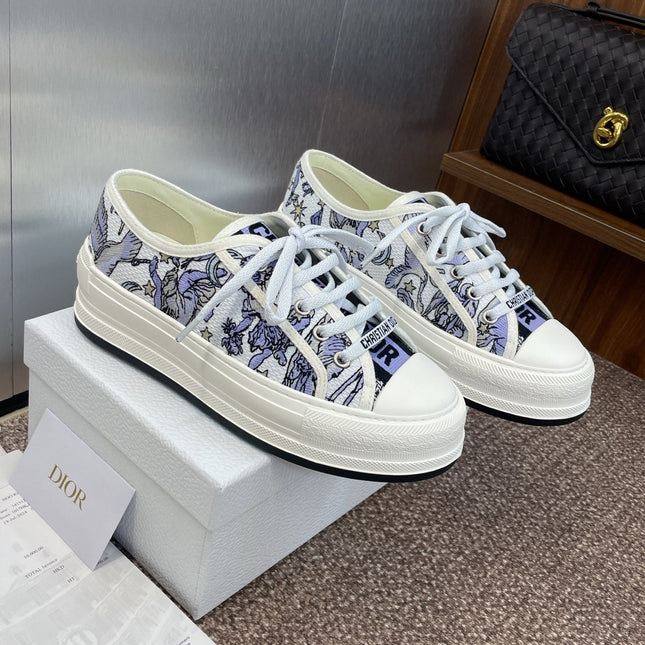 DIOR 25S WALK'N' SNEAKER IN BLUE TOILE DE JOUY EMBROIDERED COTTON