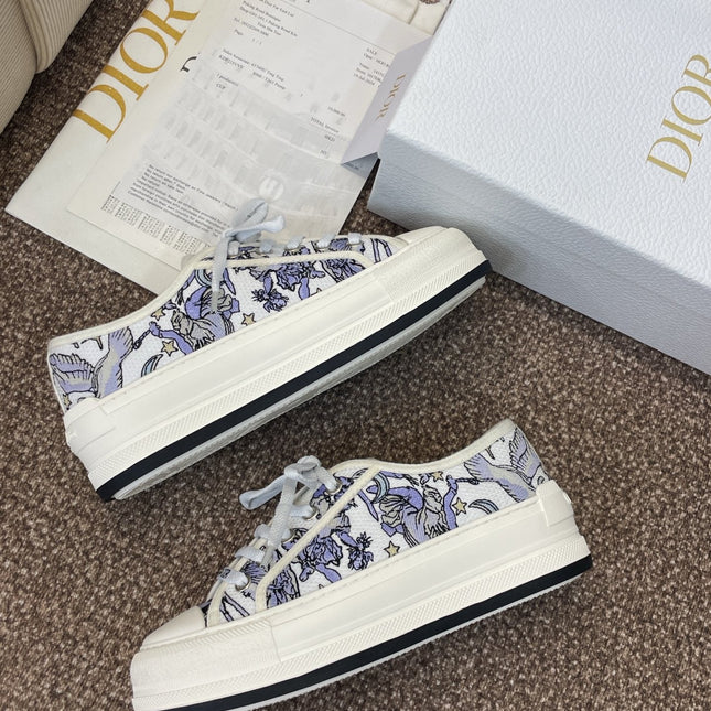 DIOR 25S WALK'N' SNEAKER IN BLUE TOILE DE JOUY EMBROIDERED COTTON