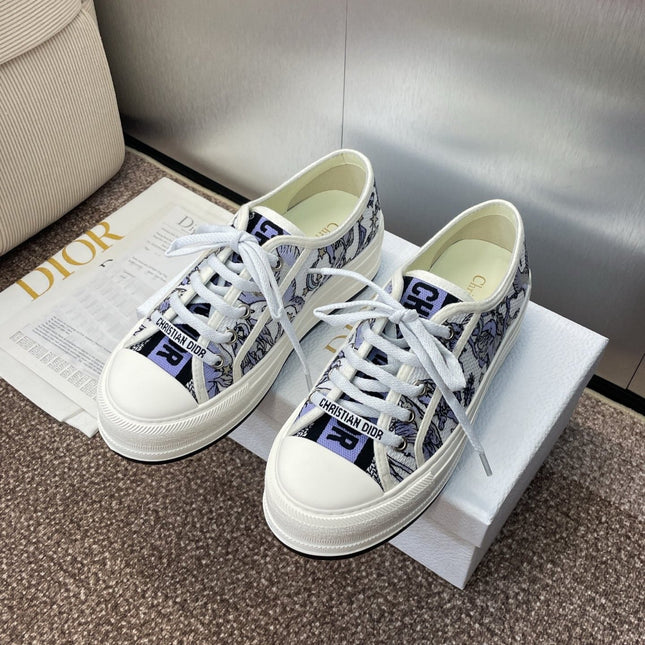 DIOR 25S WALK'N' SNEAKER IN BLUE TOILE DE JOUY EMBROIDERED COTTON