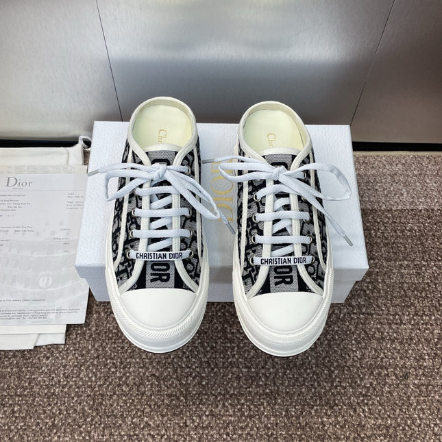 DIOR 25S WALK'N' SNEAKER IN BLACK WHITE OBLIQUE EMBROIDERED COTTON