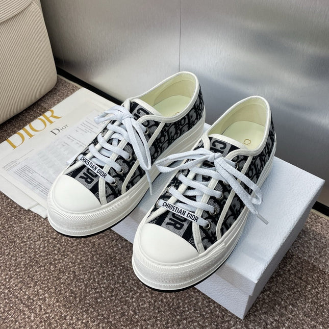 DIOR 25S WALK'N' SNEAKER IN DEEP BLUE DIOR OBLIQUE EMBROIDERED COTTON