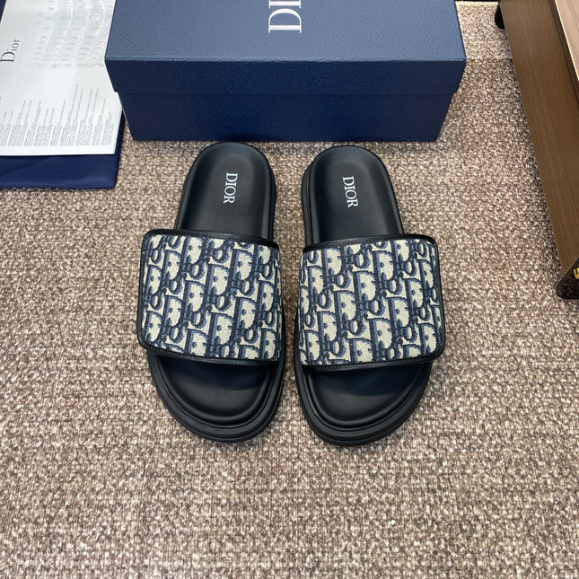 DIOR 25S ALIAS SLIDES IN BLACK CALFSKIN WITH CD OBLIQUE DEEP BLUE LOGO