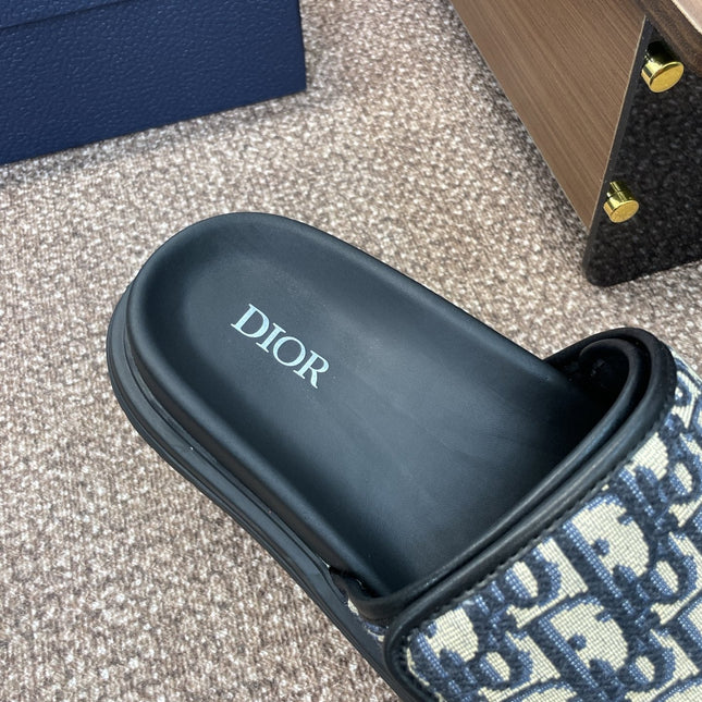 DIOR 25S ALIAS SLIDES IN BLACK CALFSKIN WITH CD OBLIQUE DEEP BLUE LOGO