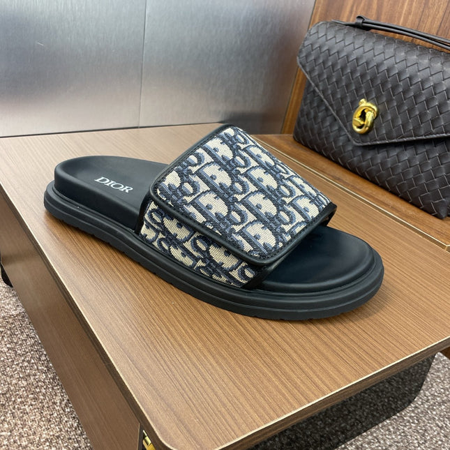 DIOR 25S ALIAS SLIDES IN BLACK CALFSKIN WITH CD OBLIQUE DEEP BLUE LOGO