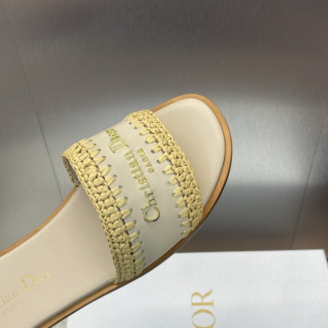DIOR 25S D-LANE SLIDE LIGHT BEIGE CALFSKIN AND YELLOW BRAIDED RAFFIA