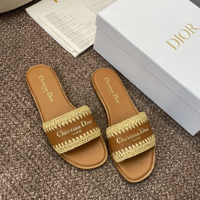 DIOR 25S D-LANE SLIDE CAMEL CALFSKIN AND NATURAL BRAIDED RAFFIA