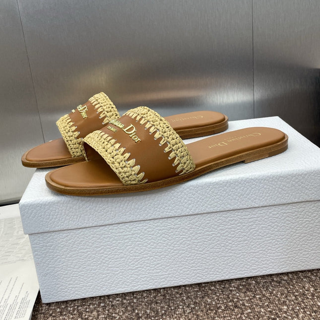 DIOR 25S D-LANE SLIDE CAMEL CALFSKIN AND NATURAL BRAIDED RAFFIA