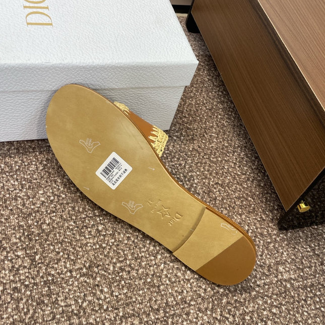 DIOR 25S D-LANE SLIDE CAMEL CALFSKIN AND NATURAL BRAIDED RAFFIA