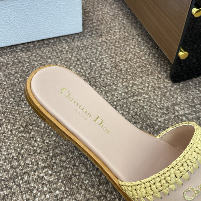 DIOR 25S D-LANE SLIDE NUDE CALFSKIN AND YELLOW BRAIDED RAFFIA