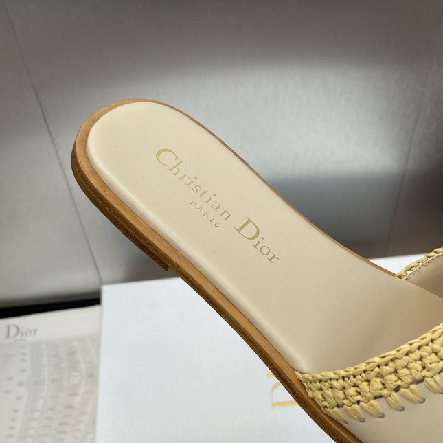 DIOR 25S D-LANE SLIDE LIGHT BEIGE CALFSKIN AND YELLOW BRAIDED RAFFIA