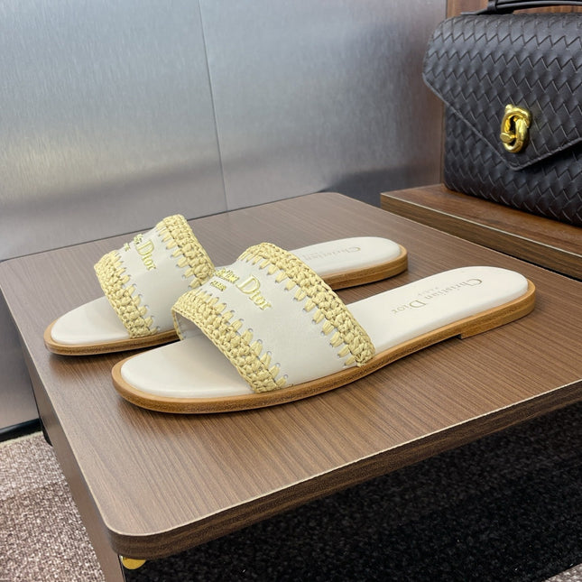 DIOR 25S D-LANE SLIDE LIGHT BEIGE CALFSKIN AND YELLOW BRAIDED RAFFIA