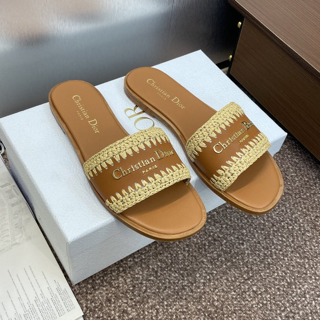 DIOR 25S D-LANE SLIDE CAMEL CALFSKIN AND NATURAL BRAIDED RAFFIA